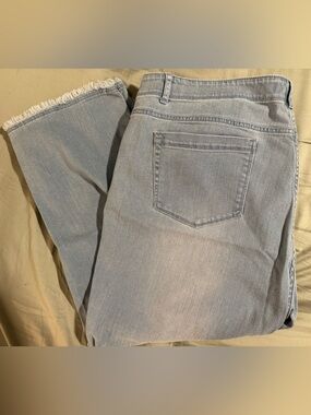 J. Jill Light Blue authentic fit cropped Jeans with Frayed Hem